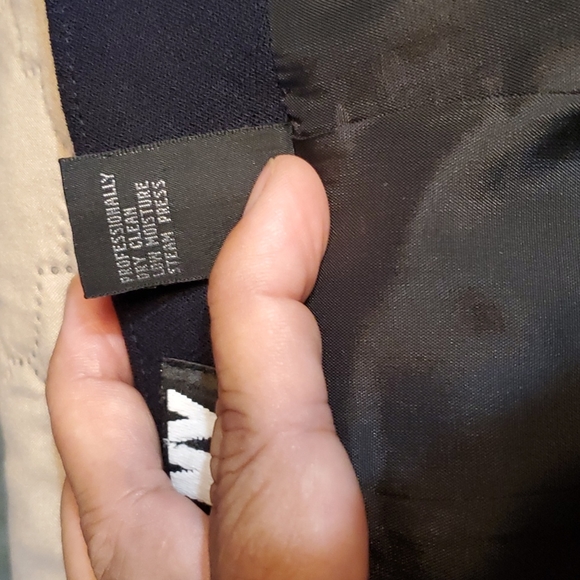 EUC DKNY Wool Skirt - Navy Blue - Picture 9 of 10